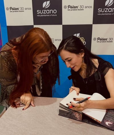 Eu não sei nem por onde começar a agradecer por tudo que eu vivi nessa Bienal, juro que não tem outra forma de descrever se não: essa foi…