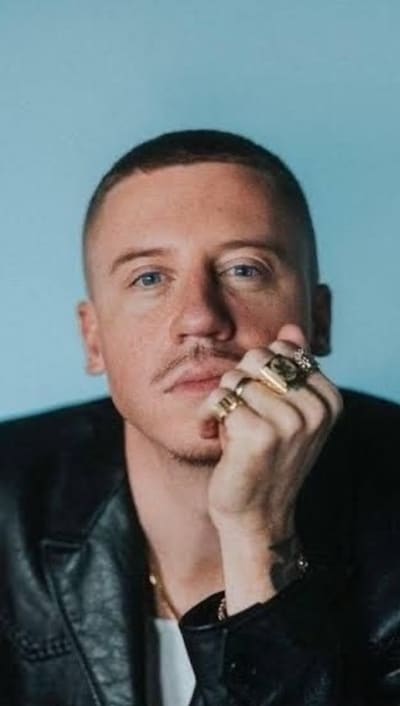 Uma entrevista da Clarice Lispector + uma frase da @ana_suy + uma cena da @tatawerneck + o post impecável do Macklemore. Ou um vídeo pra…