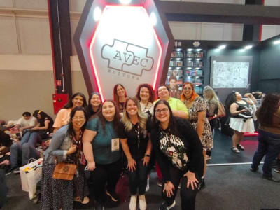 A vida presta demais, ainda mais com os amigos 🤩 A Bienal sem vcs com certeza não seria a mesma coisa 😍 E aos que faltaram por não temos…