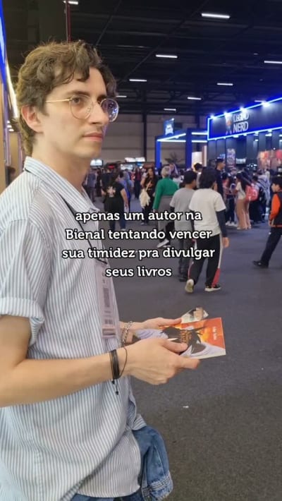 Eu: "Você gosta de livros de fantasia? 🤓". Conheça meus livros no link do meu perfil ✨ #autorindependente #literaturafantastica…