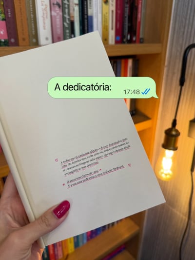 Lembranças de Quando te amei - meu segundo romance contemporâneo - já começou a ser lido por vocês 💕 Meu coração de escritora está…