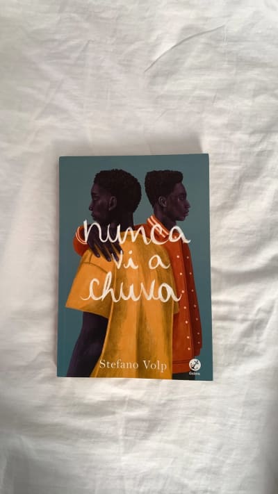 setembro amarelo 💛 e aproveitando para indicar esse livro lindo do @volp___ #indicacaodelivros #livrosnacionais