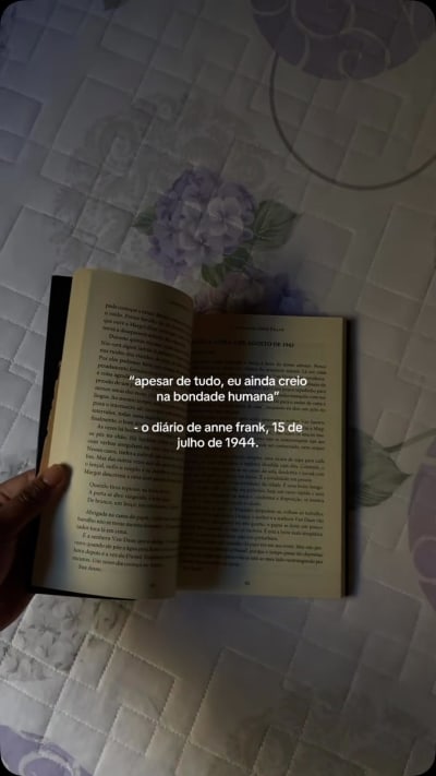 Lamentável uma menina com tanta resiliência e força ser chamada de “vitimista”. As pessoas precisam voltar a estudar. Anne, você NUNCA…