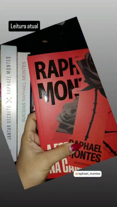 🚨 ALERTA DE UM PEQUENO SPOILER 🚨 🖤50% lido e 100% desconfiada DE TODO MUNDO. Eu, doidinha por um Thriller, cheguei exatamente na metade…