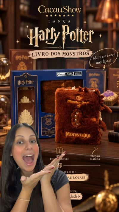 🚨 VEM AÍ O LIVRO MONSTRO! ⚡📖 Mais um colecionável de Harry Potter chegando na @cacaushow para o Natal! E eu tô MUITO ansiosa por esse…