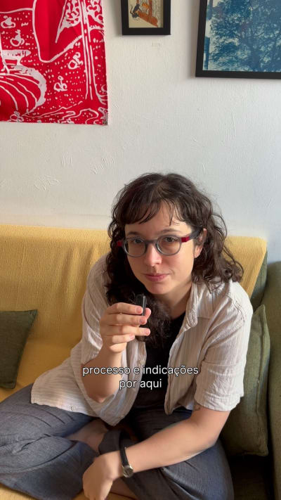 tentei trazer livros que não vejo muita gente falando por aqui, mas que definitivamente merecem ser lidos. na ponta dos dedos, Sarah…
