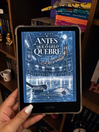 📍 Antes que o gelo quebre ✨ Autora: @autorag.rose ❄️📚 EU TERMINEI E PRECISO SURTAR SOBRE ESSE LIVRO! Gente, eu gostei DEMAIS dessa…