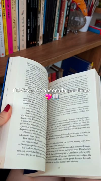 Algumas pessoas colecionam coisas. Eu coleciono histórias. 📖 #leitores #livros