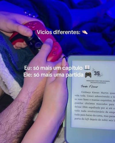 É vdd que toda leitora tem seu gamer ? Kkkk #books #gamer #bookstagram #leitora #casalperfeito