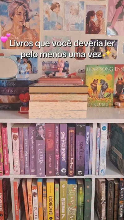 Não adianta, esses são muito os meus queridinhos 🫂 e eu acho que todo mundo deveria ler eles pelo menos uma vez💕✨️🥰 #livros #bookgrambr…