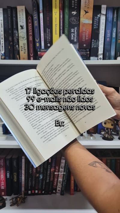 Ahhh se eu pudesse kkkkk pensamentos intrusivos 😂❤️ . . . #books #meme #bookstagram #livros #ler
