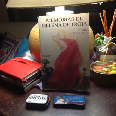 "Memórias de Helena de Tróia" é um delicioso exercício de ficção onde a escritora Sophie Chauveau dá voz a essa mulher mítica, cuja beleza…