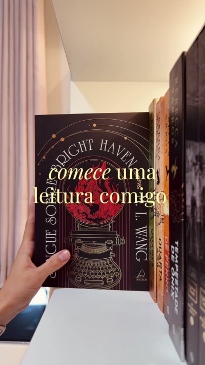 começando essa fantasia que eu estava animadíssima pra ler!🖤🌟 #books #booktokbrasil #livros #indicacaodelivros #bookstan