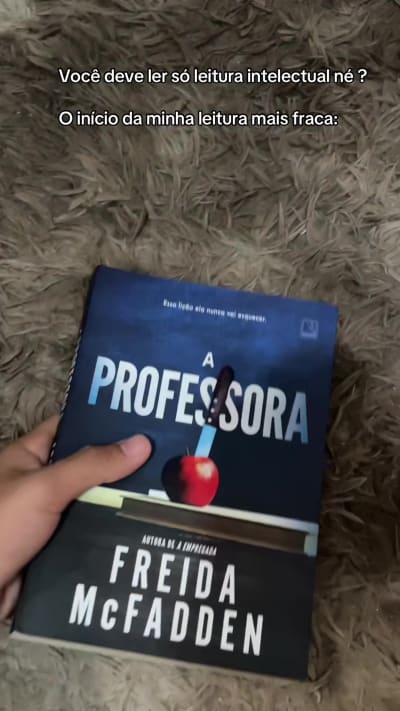 A professora #booktokbrasil #booktoker #freidamcfadden #aprofessora