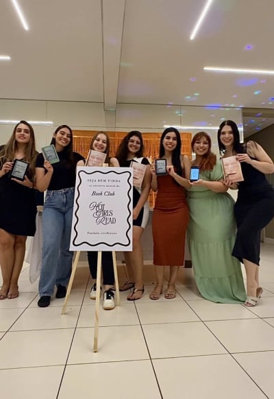 Resumo do nosso 8º encontro do Clube do Livro - Hot Girls Read. Livro do mês: A Paciente Silenciosa - Alex Michaelides. Avaliação do…
