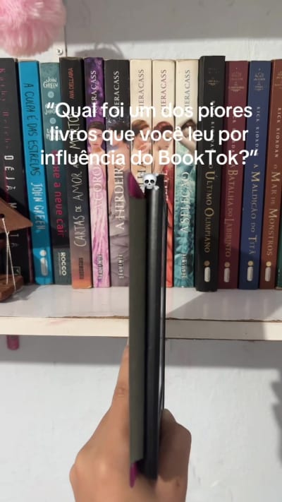 aproveitando que vai ter adaptação precisamos falar dessa bomba hahaha e eu ainda tenho VÁRIOS pra mencionar me contem o de vocês!!!!…