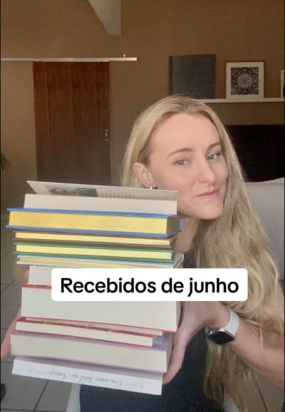 Tudo que chegou por aqui no último mês😍 Por onde começar? . . #booktok #indicacaodelivros #books