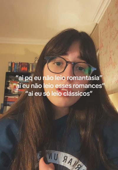eu nem leio romantasia, leio romances sazonalmente, a maior parte dos livros que eu leio são clássicos e eu me estresse DEMAIS com essa…