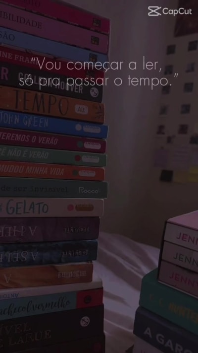 🚨 Ninguém me avisou que começar a ler seria tão viciante... 📚 Um livro virou dois, dois viraram dez, e agora eu não consigo passar por…