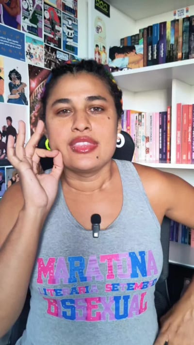 você não sabe o que ler na #maratonabissexual ?? eu te trago a solução 🩷💜💙 já me segue no @Maratona.app e copia minhas estantes!…