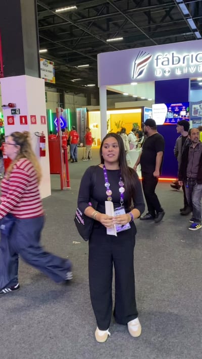 Trocando qualquer coisa por livros na bienal do livro de SP!!! #booktok #bienaldolivro #bienaldolivrosp #amoler #livro