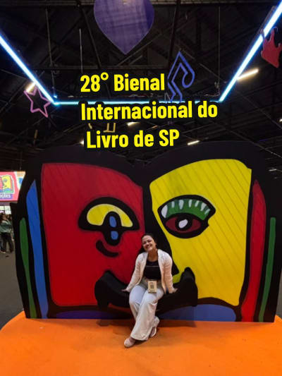 Quando eu entro na bienal, eu volto a ser a menina de 12 anos pisando lá pela primeira vez. E a lembrança de todas as histórias vividas e…