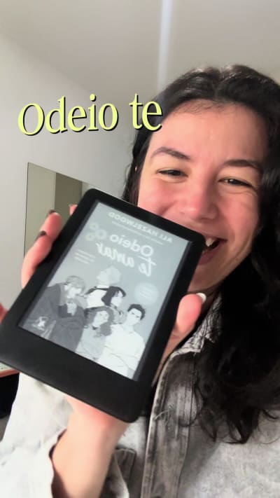 #alihazelwood não decepciona. Eu amei os três livros igualmente. Casais fofos, livros curtinhos e deliciosos ♥️ #romanceliterario…
