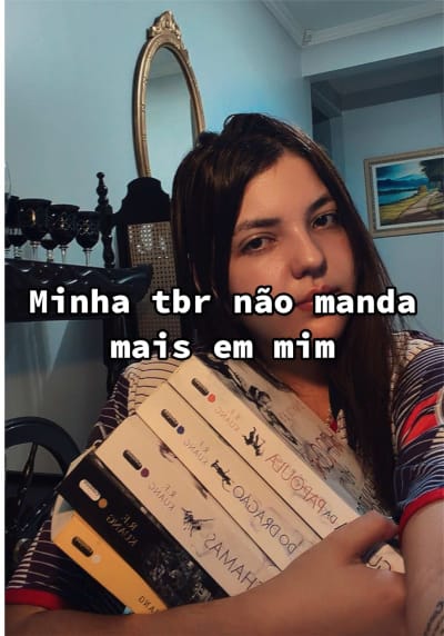Eu finalmente aceitei que minha TBR é só uma sugestão Eu escolho uma próxima leitura e cinco minutos depois já quero ler outra. Mais…