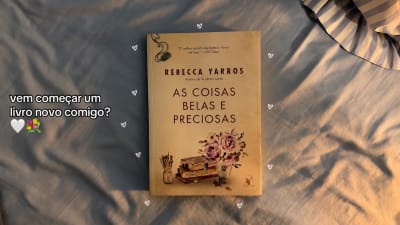 começando uma nova leitura 💐 @Editora Arqueiro #booktok #livrosderomance #creatorsearchinsights #vlogdeleitura #rebeccayarros