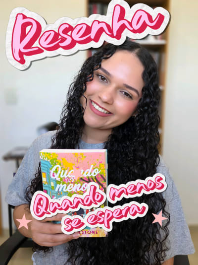 E se uma noite mudasse todos os seus planos? Resenha: Quando menos se espera - Cara Bastone @editoraintrinseca 🩷…