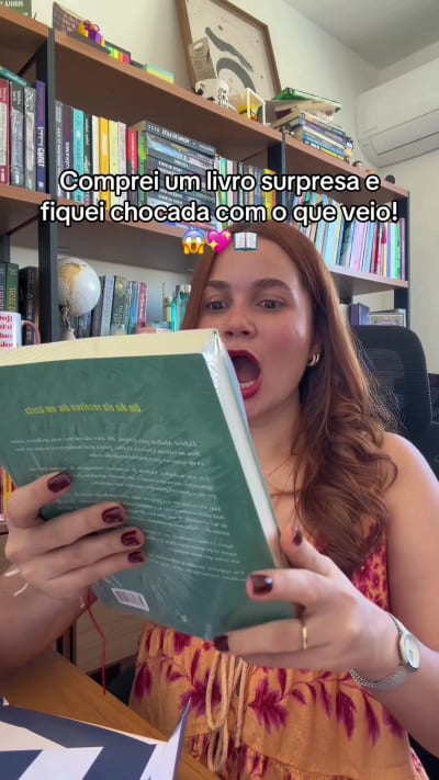 Juro fiquei chocada, agora já quero comprar o dos outroa gêneros! 🥳💖 #livrosurpresa #booktok #booktokbrasil
