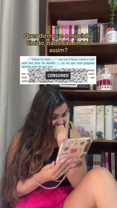 Nunca subestime um homem literário tímido. •Entre Retalhos [Em breve na Amazon].• 📚 ❤️‍🔥Romance New Adult. 👩‍❤️‍👨 Mocinho Protetor. 🤫…