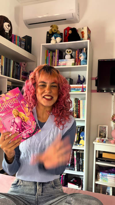 Se eu levasse um tiro a cada vez que eu li a palavra “rosa”, eu não estaria mais aqui. #booktok #barbie #booktokbr #review