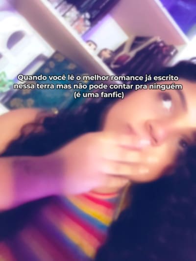 Eu respirando fanfic desde os 12✊🏻😩 . . . #booktok #booktokbrasil #fanfic #livros #wattpad