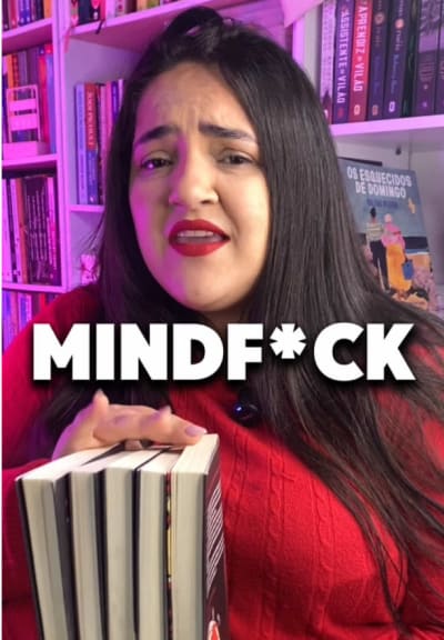 Um pouco do que eu achei da série de livros #mindfuck e sinceramente eu amei, a @editoraparalela tá de parabéns por ter trazido essa…