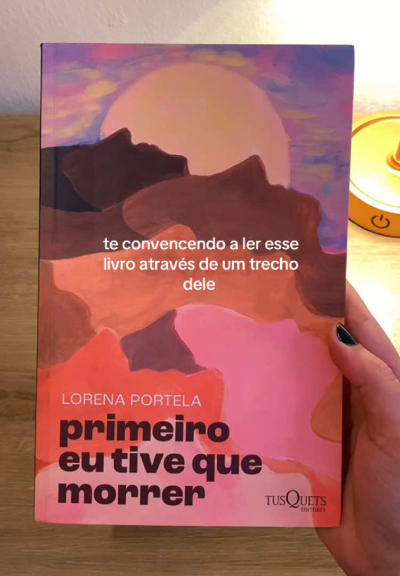 Neste romance de estreia da autora Lorena Portela, um inventário da autodescoberta de uma mulher que nem se imaginava perdida. Uma jovem…