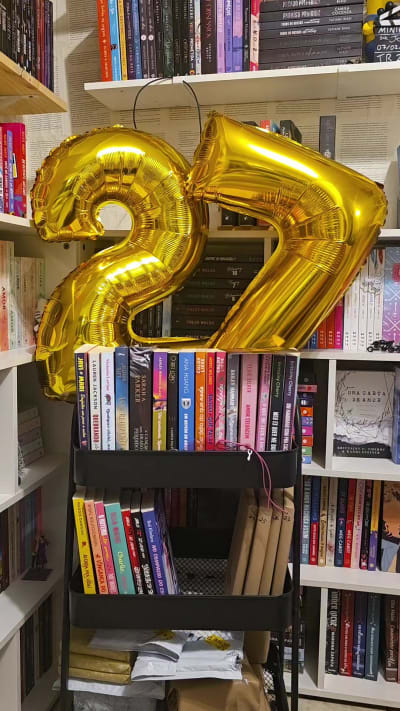 e o 24° livro do meu calendário do advento de aniversário é... #booktok #booktokbrasil #bookstan #bdaygirl #livros