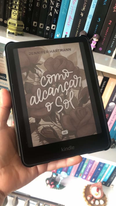 Tem história que você ama, mas tem aquelas que se tornam favoritas no seu coração 🥹 📖 Só leiam “Como alcançar o sol” #editoraalt…