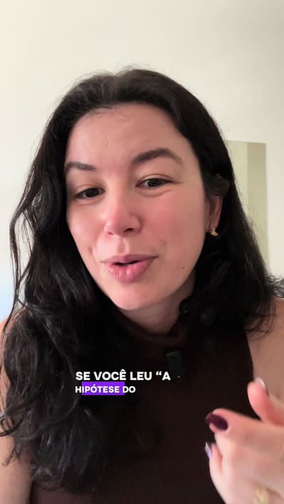 Livro beeeeeem fofinho tá 🤏🏼🥰 #alihazelwood #ahipotesedoamor #livrosderomance #romanceliterario @autoraluizaluz