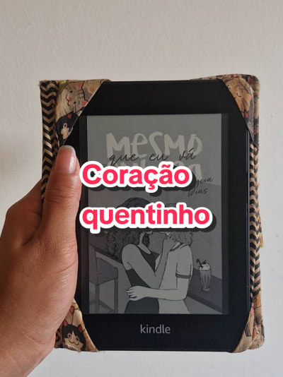 🩷✨️🤌🏽 . #mesmoqueeuvaembora #livrosafico #livrolgbt #coraçãoquentinho #dicaskindleunlimited