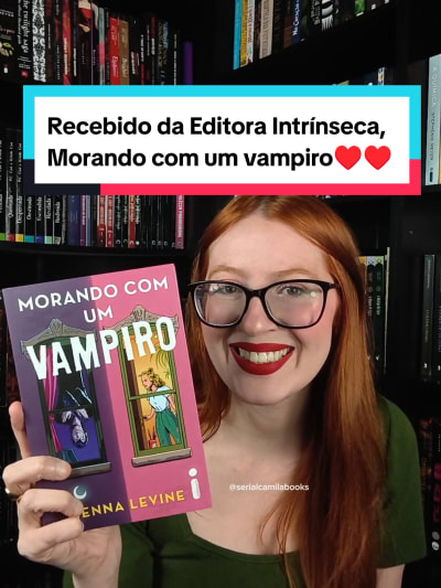 AMIGASS!! Eu acabei de receber meu primeiro recebido da @editoraintrinseca aaaaaaaaaa💖💖💖💖 eu estou nas nuvens 😻 Eu recebi Morando com…