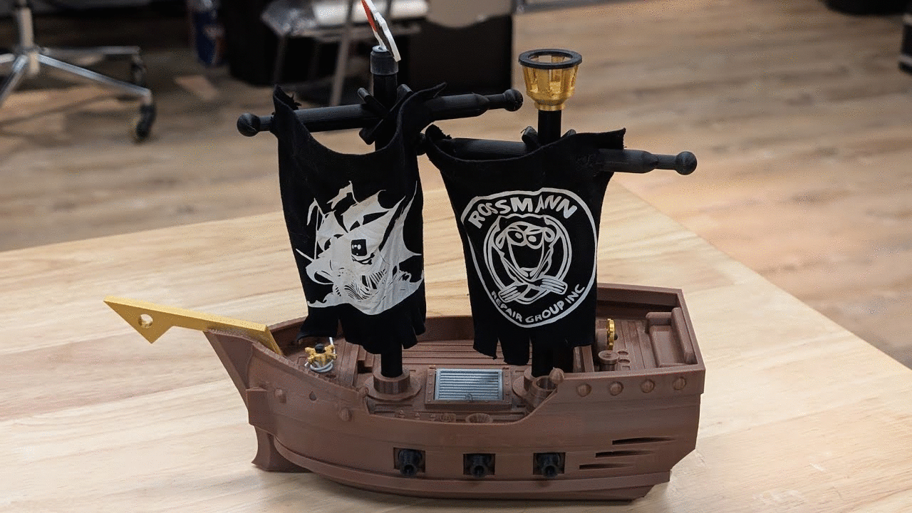 Politician calls all constituents criminals with no right to privacy, Louis Rossmann responds