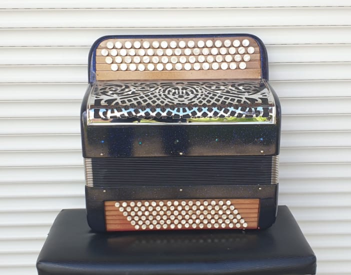3v mustte accordéon - atelier-musée collection