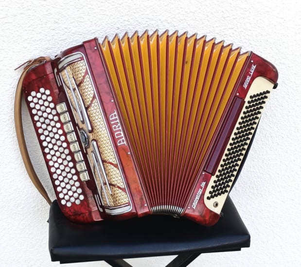 Accordéon Adria Cromaton IV B Grand Luxe accordéon - atelier-musée collection