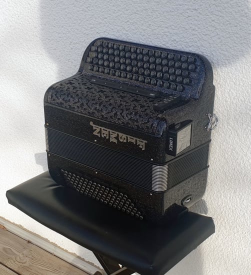 3 voix mus midi accordéon - atelier-musée collection
