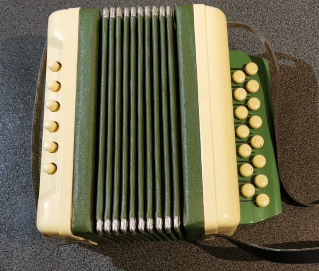 jouet russe accordéon - atelier-musée collection