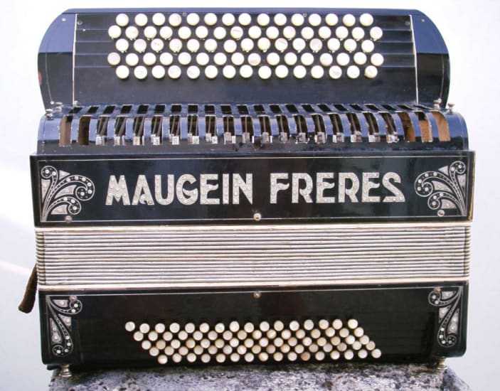 4vpeigne accordéon - atelier-musée collection
