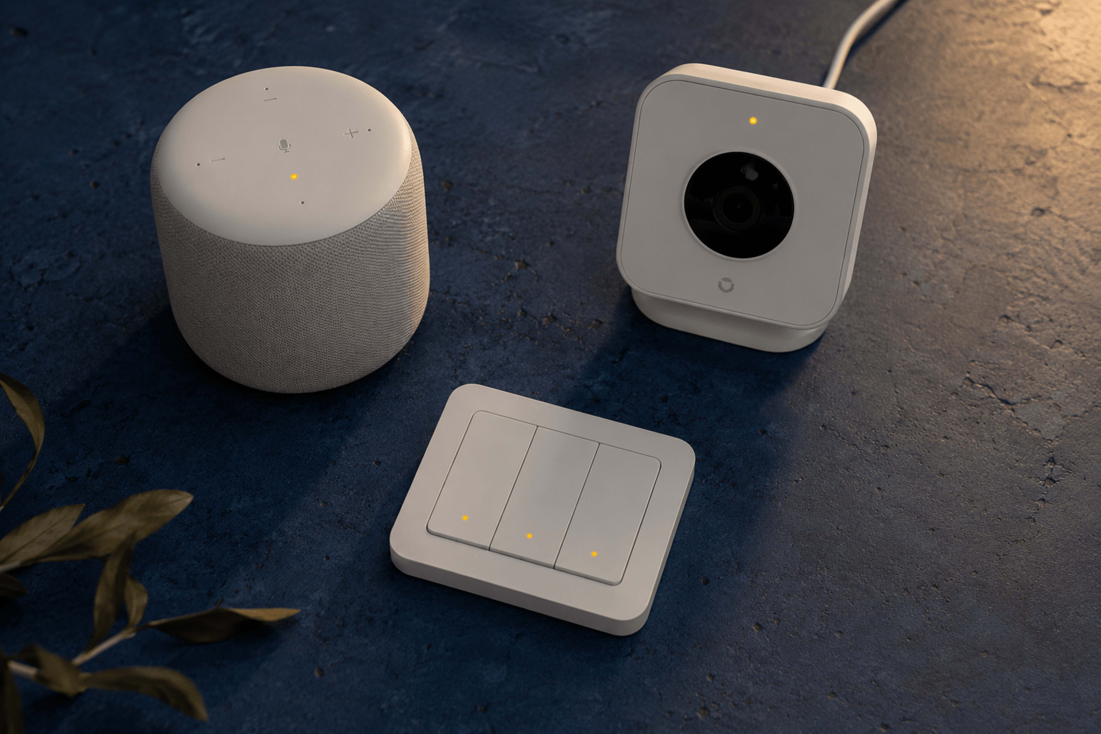 Bộ thiết bị smart trên bàn