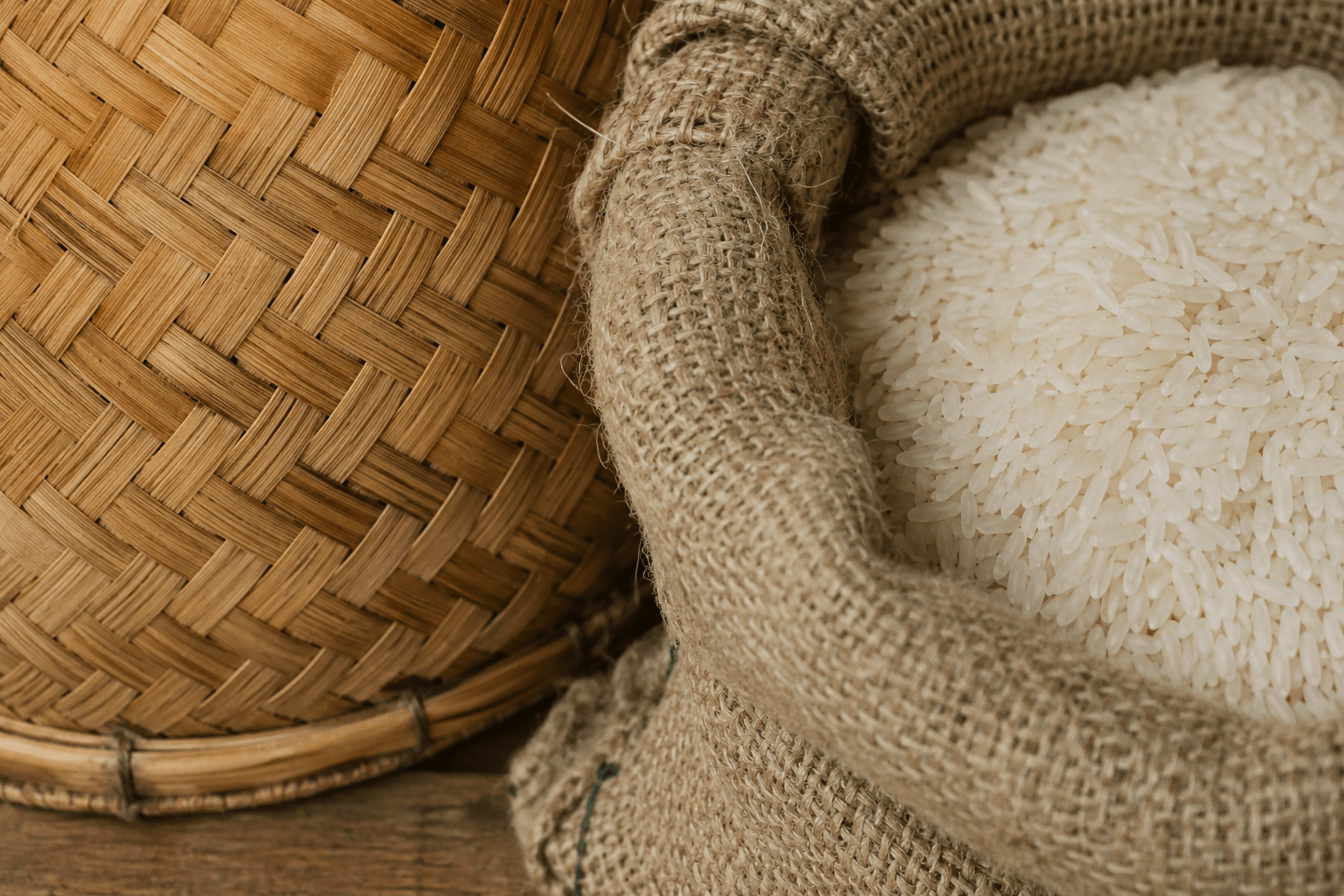 Thớ tre đan & bao bố, chất liệu mộc