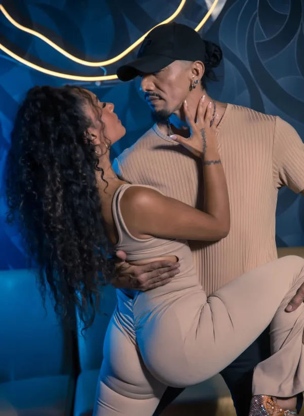 Juan Carlos y Luna the Latin SB Action   Salsa y bachata   Taller sala bubaloo elche   2 gbc97z 52ee86